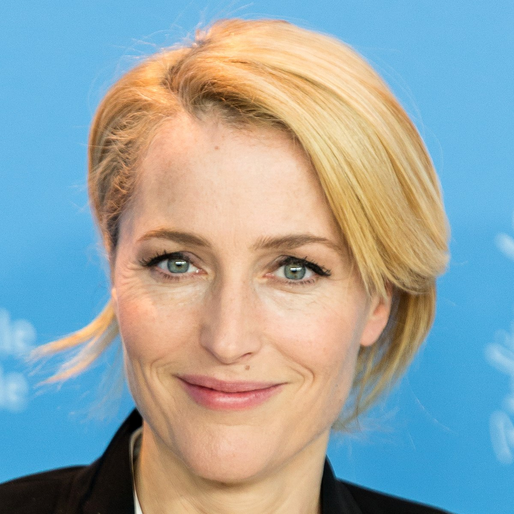 1200px-Gillian_Anderson_Berlinale_2017