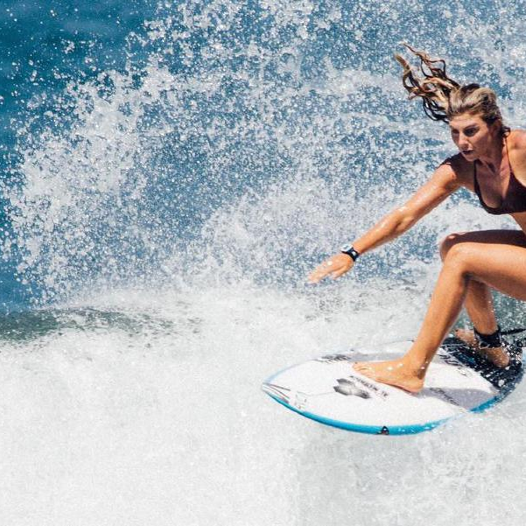Women pro surfers