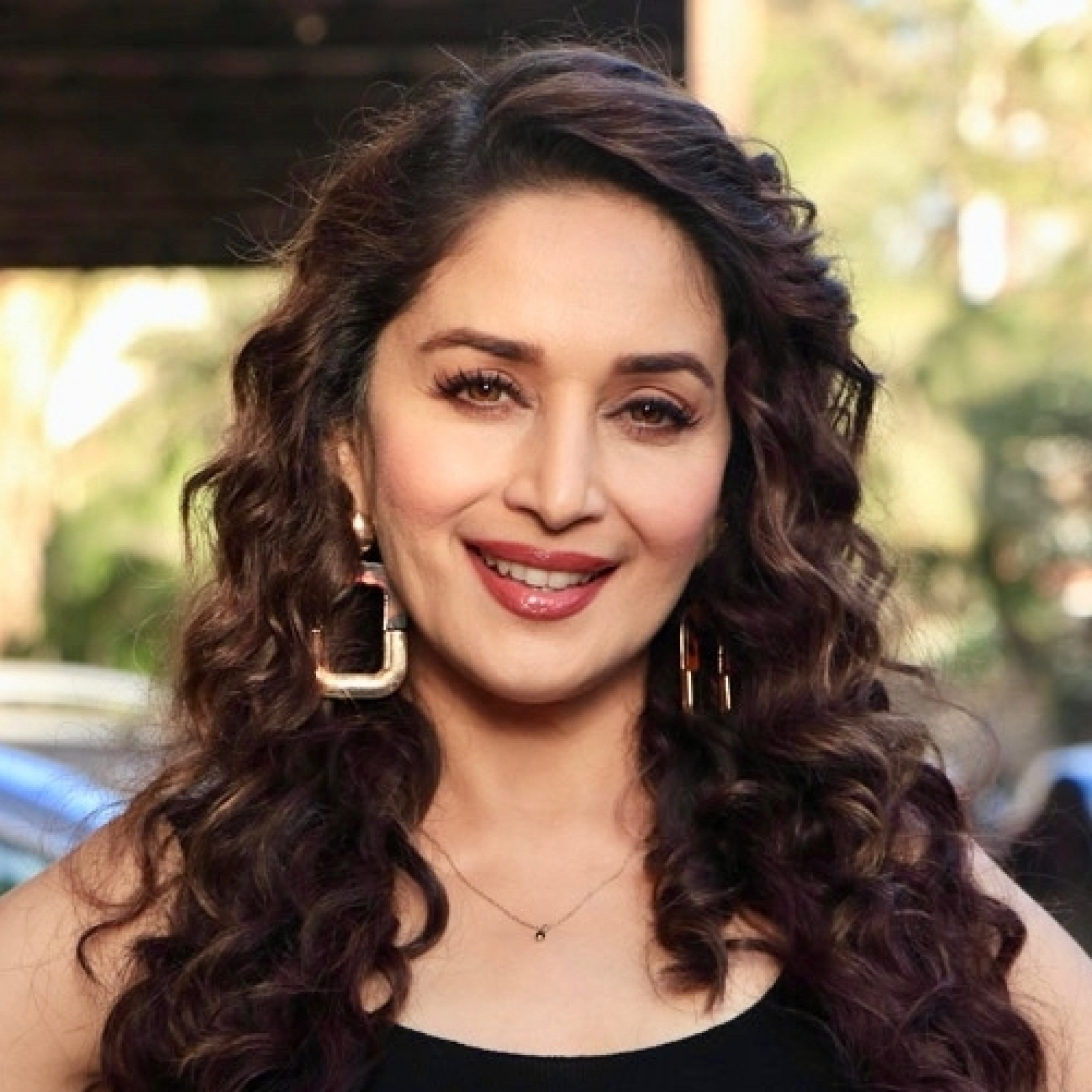 Madhuri_Dixit_promoting_Total_Dhamaal_in_2019_(cropped)