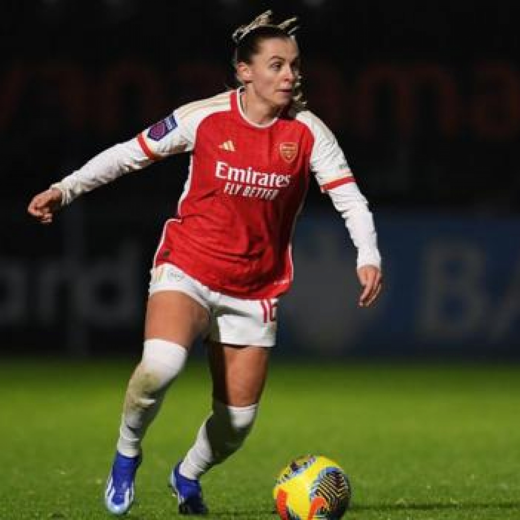 Aston Villa sign Switzerland defender Noelle Maritz from Arsenal
