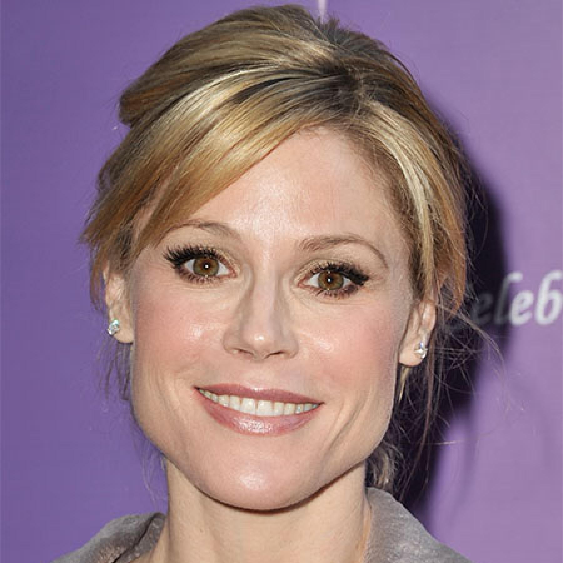 julie-bowen-ap-2-450x600
