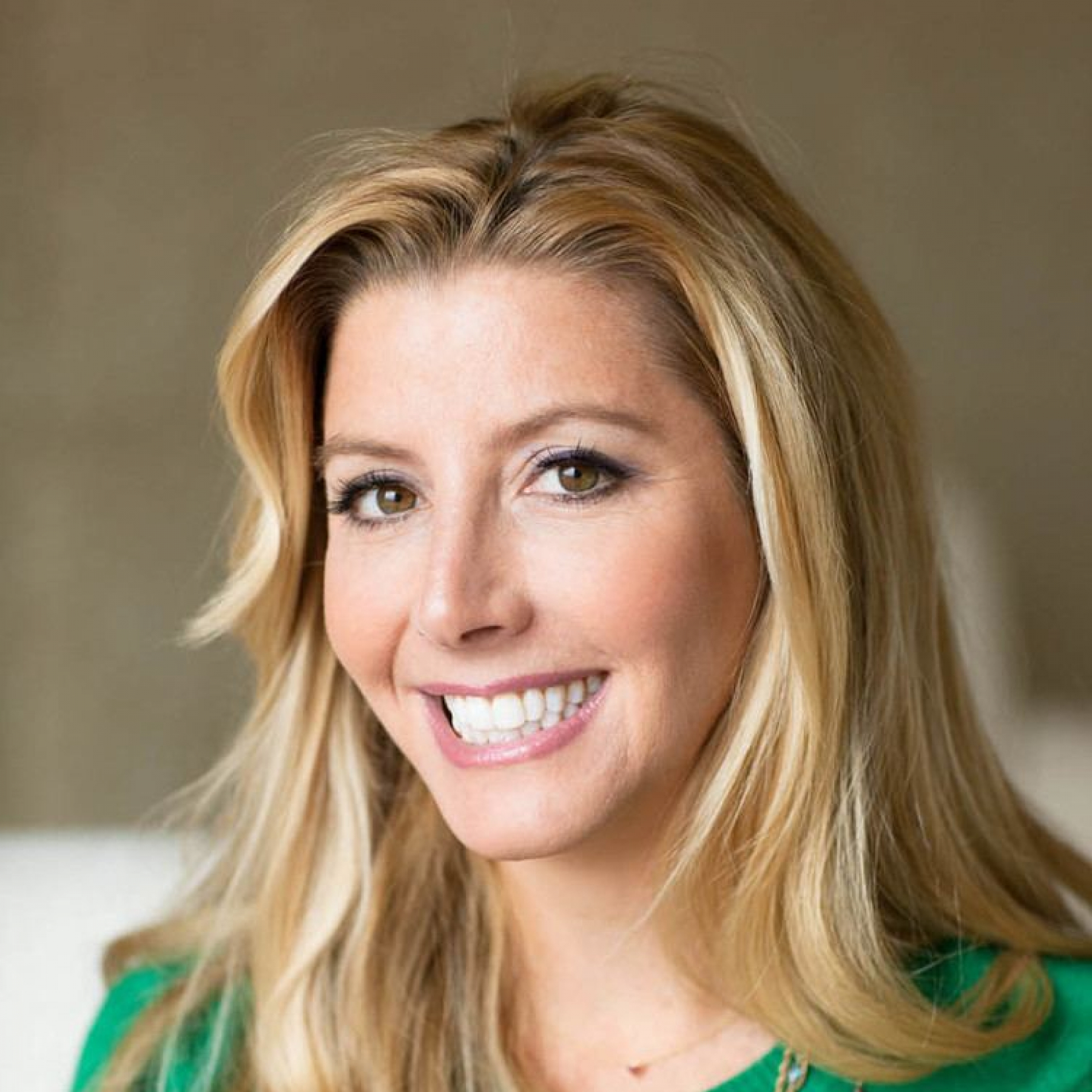 sara-blakely-9f2b09f4-4b03-467e-a96c-1ad6af9bc7e-resize-750