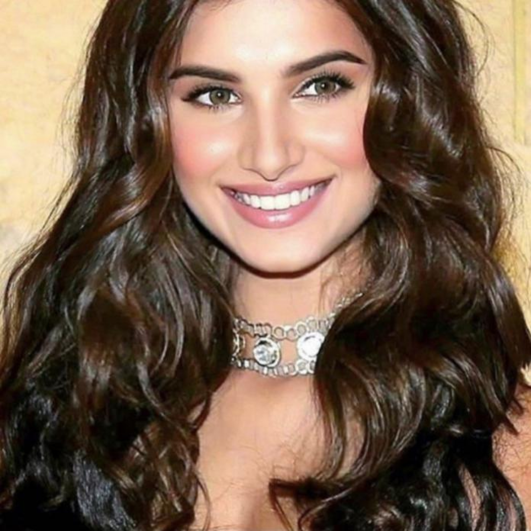 tara_sutaria_looks_all_glowy_and_beautiful_as_she_flashes_her_beaming_smile_in_a_photo