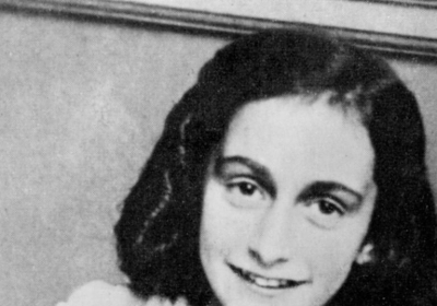 1519409882-anne-frank-web