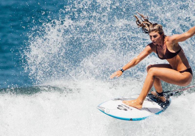 Women pro surfers