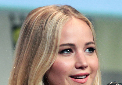 800px-Jennifer_Lawrence_SDCC_2015_X-Men
