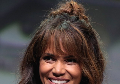 Halle_Berry_(35954866642)_(cropped)