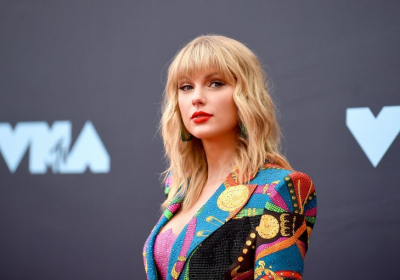 Taylor-Swift-1-768x510